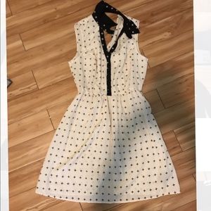 black and cream sleeveless forever 21 dress